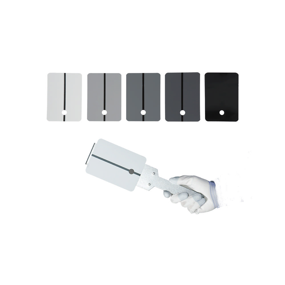 Farbmusterbleche mit magnetischem Handhalter