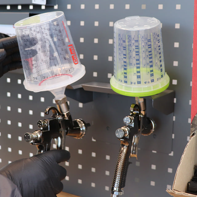 Halter für 2 Lackierpistolen