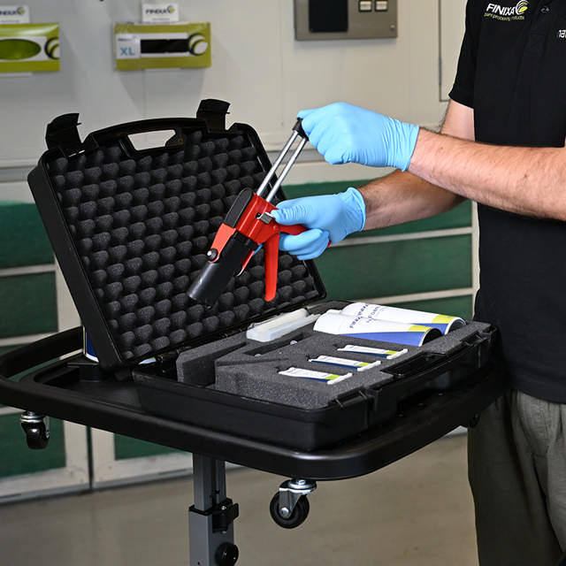 PLI 20 - Kit de reparación de plásticos - Micro emisión