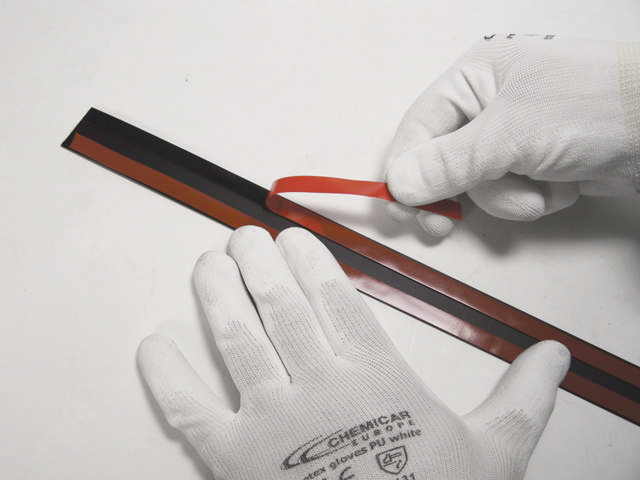 DZB 25 - Cinta de doble cara roja 25 mm x 10m