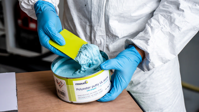 GAP 31 - Masilla de poliéster UL Azure 1kg +catalizador