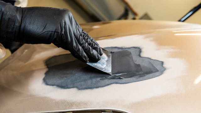 GAP 70 - Masilla de poliéster PLASTFILL 1kg + catalizador