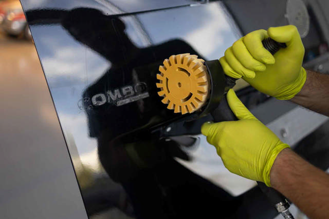 PRD 05 - Disco quita adhesivos estriado con perno Ø100 mm x 26mm