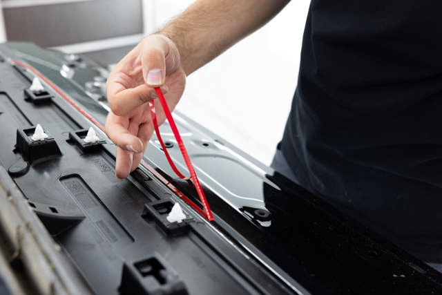 DZB 25 - Cinta de doble cara roja 25 mm x 10m